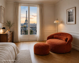 Lyzza Felix fauteuil lounge terracotta dans une chambre parisienne